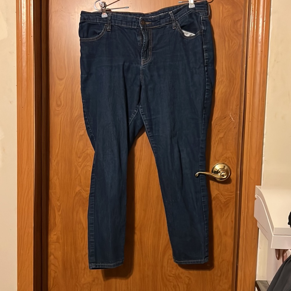 Super skinny jeans from old navy like new size 14.